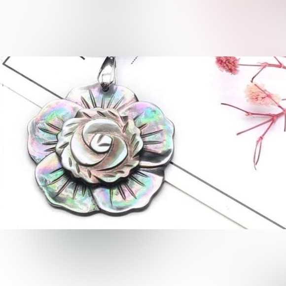“Rose of the Ocean” Abalone Seashell Carved Iridescent Flower Brooch or Necklace - Picture 6 of 16